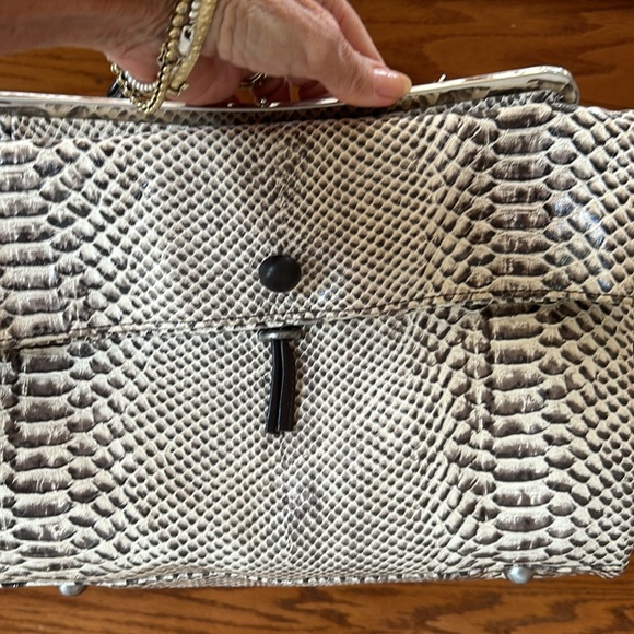 Johnson and Murphy, leather bag, gorgeous - Picture 3 of 3